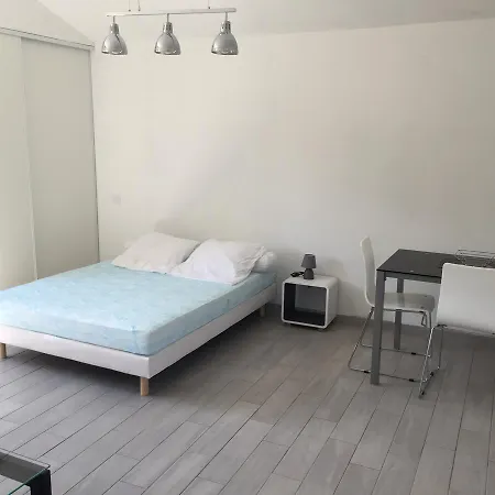 A Casetta Di Rosa Корт